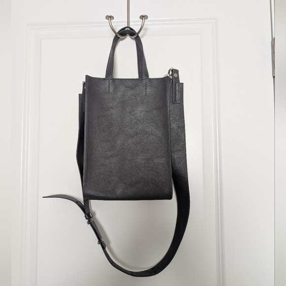 NWT MYFLAFFICO Chic Grey Pebbled Faux Leather Tote & Crossbody Bag - Picture 2 of 11